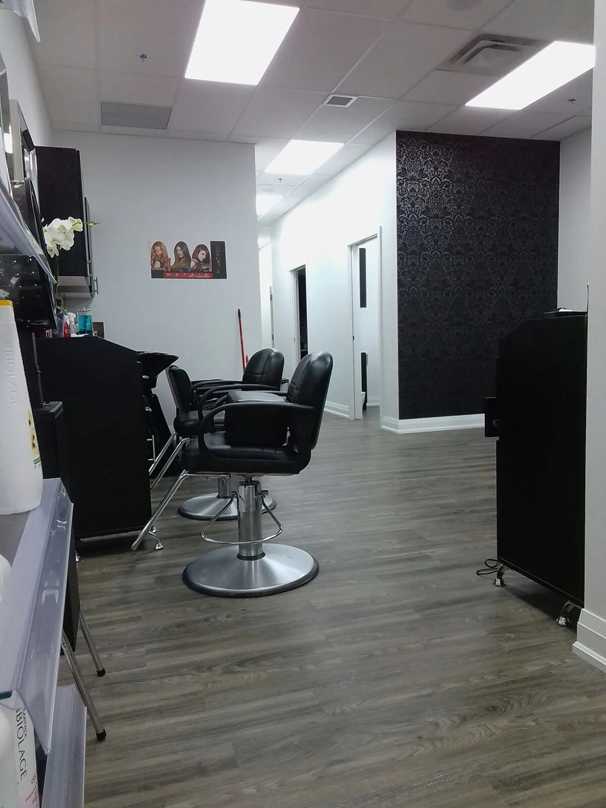 Styling chairs inside Xtreme Beauty Lounge